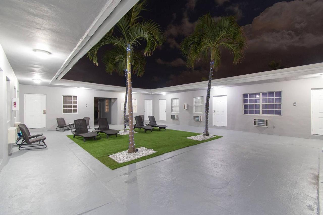 Newly Renovated 1 Bedroom Apt Designer Unit # 3 Hollywood Exterior photo
